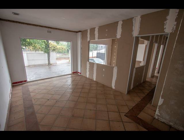 480M² OFFICE TO LET IN PARKMORE